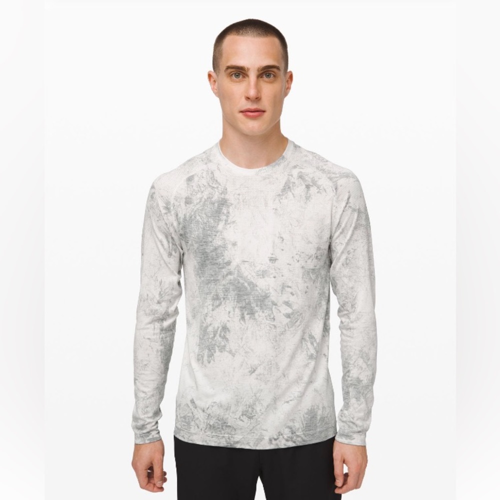 Lululemon Men’s Vent Tech Long Sleeve never worn Size L